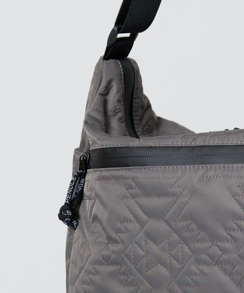 PENDLETON（ペンドルトン）の「PENDLETON/ペンドルトン 別注インディアンステッチショルダーバッグ(限定展開) (UNISEX)（ショルダーバッグ・メンズ・グレー/ブラック・FREE）」の6枚目の写真