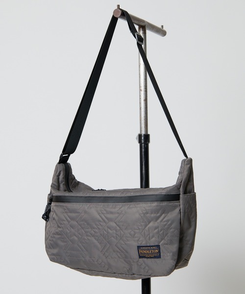 PENDLETON（ペンドルトン）の「PENDLETON/ペンドルトン 別注インディアンステッチショルダーバッグ(限定展開) (UNISEX)（ショルダーバッグ・メンズ・グレー/ブラック・FREE）」の3枚目の写真