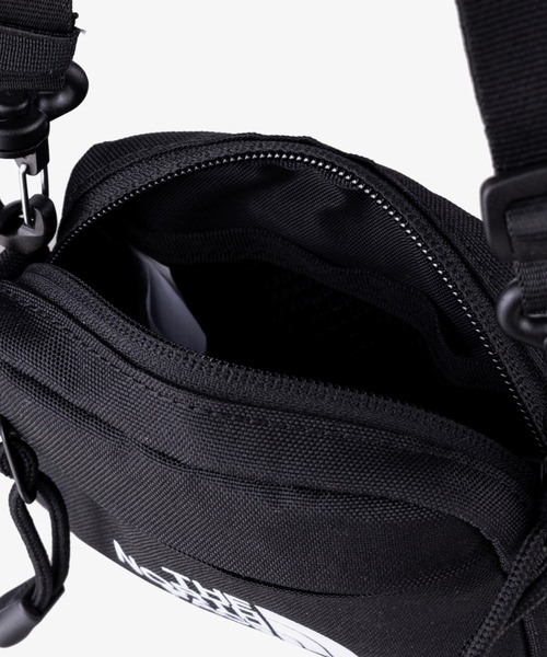 THE NORTH FACE(ザノースフェイス)の「国内未発売 THE NORTH FACE(ザ・ノースフェイス)/ロゴプリント ミニクロス ウォレット ミニバッグ/WL CROSS WALLET(ショルダーバッグ・レディース・ブラック/クリーム/グレー・FREE)」の4枚目の写真