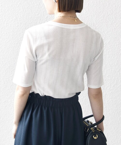SHIPS any（シップス エニィ）の「SHIPS any:〈洗濯機可能〉シアー リブ ハーフ スリーブ クルーネック TEE（Tシャツ/カットソー・レディース・ホワイト/チャコールグレー/キャメル・ONE SIZE）」の7枚目の写真