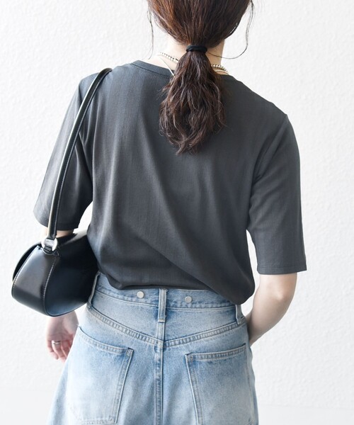 SHIPS any（シップス エニィ）の「SHIPS any:〈洗濯機可能〉シアー リブ ハーフ スリーブ クルーネック TEE（Tシャツ/カットソー・レディース・ホワイト/チャコールグレー/キャメル・ONE SIZE）」の13枚目の写真