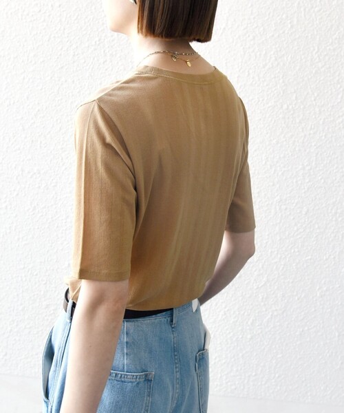 SHIPS any（シップス エニィ）の「SHIPS any:〈洗濯機可能〉シアー リブ ハーフ スリーブ クルーネック TEE（Tシャツ/カットソー・レディース・ホワイト/チャコールグレー/キャメル・ONE SIZE）」の17枚目の写真
