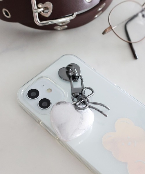 tiny tiny（ティニーティニー）の「ハートスマホチャーム[tiny tiny(ティニーティニー)]（チャーム・レディース・グレー/ピンク・0）」の2枚目の写真