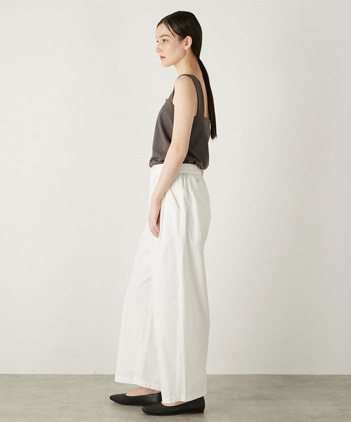 MELROSE claire（メルローズ クレール）の「【コットンウェザータックギャザーパンツ】（その他パンツ・レディース・ベージュ/オフホワイト/ダークネイビー・2/3）」の9枚目の写真