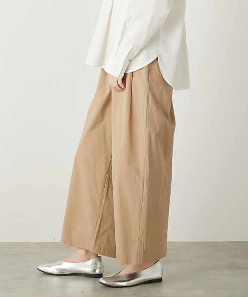 MELROSE claire（メルローズ クレール）の「【コットンウェザータックギャザーパンツ】（その他パンツ・レディース・ベージュ/オフホワイト/ダークネイビー・2/3）」の12枚目の写真