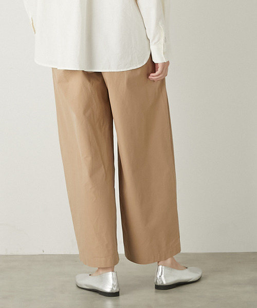 MELROSE claire（メルローズ クレール）の「【コットンウェザータックギャザーパンツ】（その他パンツ・レディース・ベージュ/オフホワイト/ダークネイビー・2/3）」の13枚目の写真