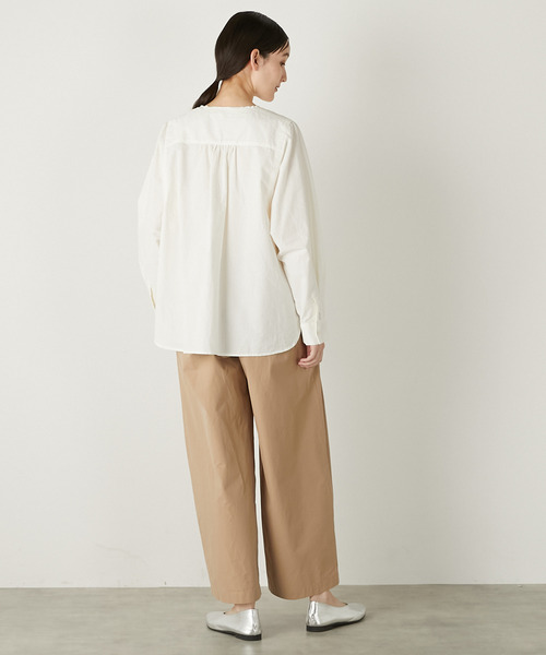 MELROSE claire（メルローズ クレール）の「【コットンウェザータックギャザーパンツ】（その他パンツ・レディース・ベージュ/オフホワイト/ダークネイビー・2/3）」の18枚目の写真