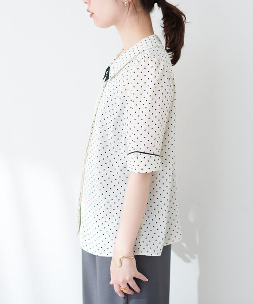 natural couture（ナチュラルクチュール）の「【WEB限定】osono配色重ね衿三角カフスブラウス（シャツ/ブラウス・レディース・サックスブルー/オフホワイト/ミント/ピンク/ネイビー/ドット・FREE）」の15枚目の写真