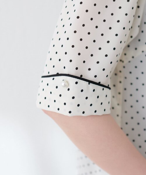 natural couture（ナチュラルクチュール）の「【WEB限定】osono配色重ね衿三角カフスブラウス（シャツ/ブラウス・レディース・サックスブルー/オフホワイト/ミント/ピンク/ネイビー/ドット・FREE）」の18枚目の写真