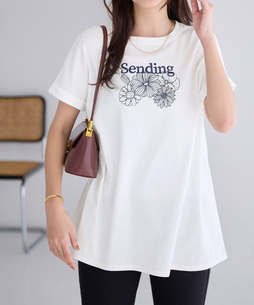 Viola e Viola(ヴィオラエヴィオラ)の「大人の華やかプリントチュニックTシャツ(チュニック・レディース・ブラック/チャコール/ホワイト・3L/LL/L/M)」の9枚目の写真