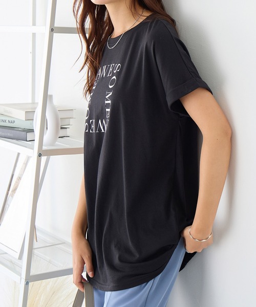 Viola e Viola(ヴィオラエヴィオラ)の「大人の華やかプリントチュニックTシャツ(チュニック・レディース・ブラック/チャコール/ホワイト・3L/LL/L/M)」の19枚目の写真