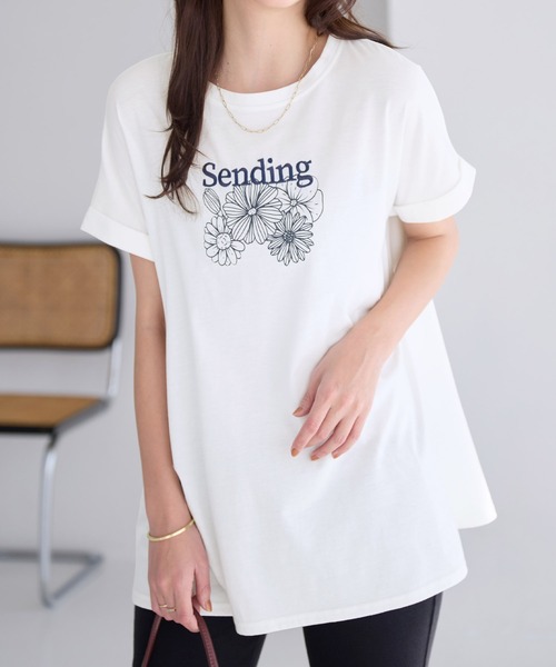 Viola e Viola(ヴィオラエヴィオラ)の「大人の華やかプリントチュニックTシャツ(チュニック・レディース・ブラック/チャコール/ホワイト・3L/LL/L/M)」の8枚目の写真