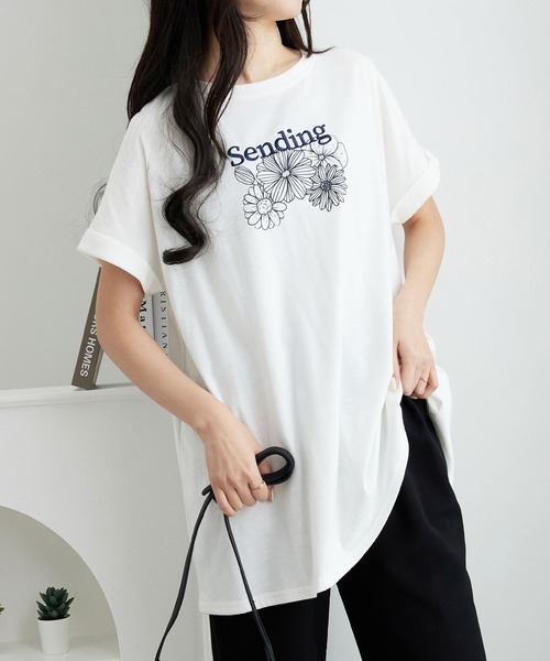 Viola e Viola(ヴィオラエヴィオラ)の「大人の華やかプリントチュニックTシャツ(チュニック・レディース・ブラック/チャコール/ホワイト・3L/LL/L/M)」の6枚目の写真