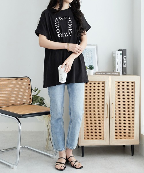 Viola e Viola(ヴィオラエヴィオラ)の「大人の華やかプリントチュニックTシャツ(チュニック・レディース・ブラック/チャコール/ホワイト・3L/LL/L/M)」の15枚目の写真