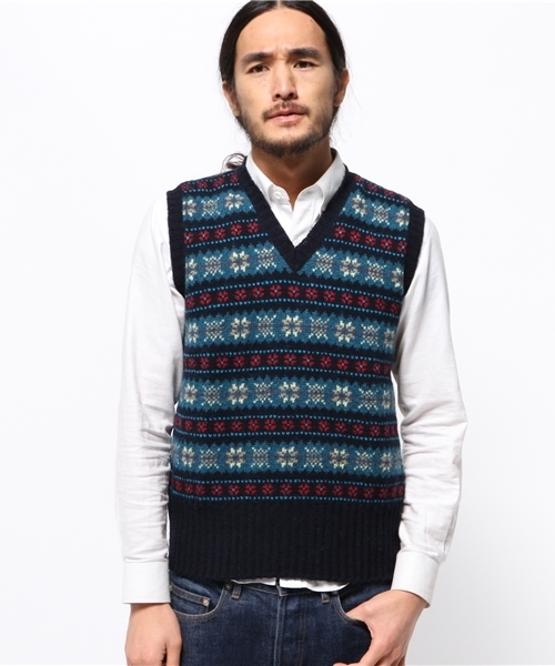 Jamieson's of Shetland(ジャミーソンズオブシェトランド)の「Jamieson's Knitwear × fennica / <Men's>Fair isle long rib V-vest 2015AW(ベスト・メンズ・イエロー系その他/ネイビー・40/38)」の17枚目の写真