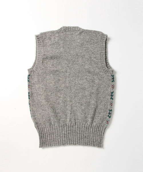 Jamieson's of Shetland(ジャミーソンズオブシェトランド)の「Jamieson's Knitwear × fennica / <Men's>Fair isle long rib V-vest 2015AW(ベスト・メンズ・イエロー系その他/ネイビー・40/38)」の6枚目の写真