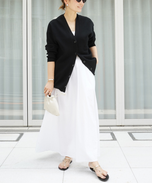 Deuxieme Classe(ドゥーズィエムクラス)の「*Sofia Vネック カーディガン(ニット/セーター・レディース・ブラック/ホワイト・FREE)」の9枚目の写真