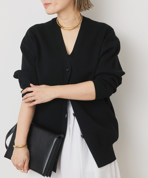 Deuxieme Classe(ドゥーズィエムクラス)の「*Sofia Vネック カーディガン(ニット/セーター・レディース・ブラック/ホワイト・FREE)」の11枚目の写真