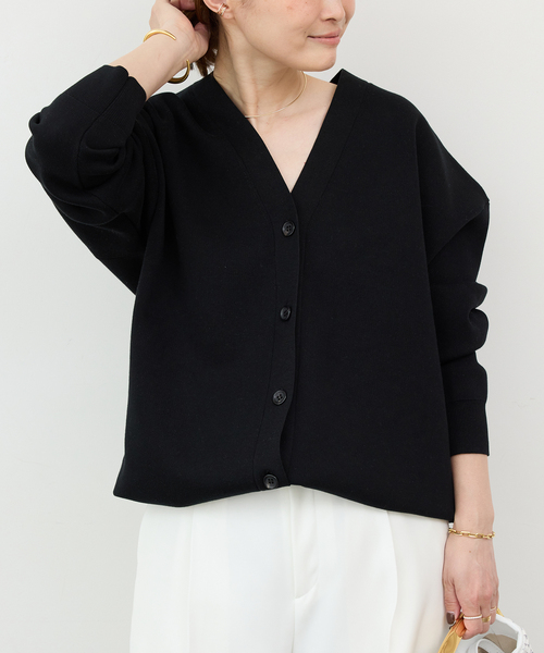 Deuxieme Classe(ドゥーズィエムクラス)の「*Sofia Vネック カーディガン(ニット/セーター・レディース・ブラック/ホワイト・FREE)」の19枚目の写真