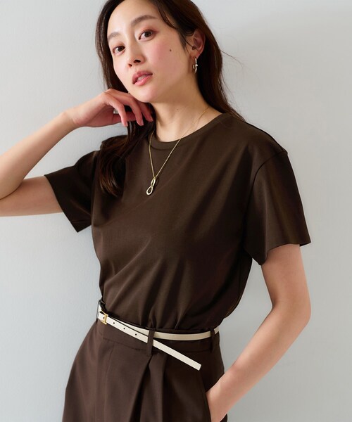 UNTITLED（アンタイトル）の「【ベーシック/インナーにも/手洗い可】クルーネックプルオーバー（Tシャツ/カットソー・レディース・ホワイト/ブラック/ブラウン系その他・00/02/04/44/48）」の4枚目の写真