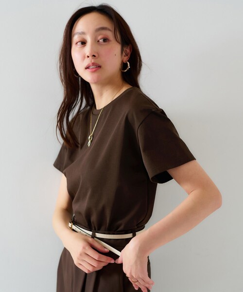 UNTITLED（アンタイトル）の「【ベーシック/インナーにも/手洗い可】クルーネックプルオーバー（Tシャツ/カットソー・レディース・ホワイト/ブラック/ブラウン系その他・00/02/04/44/48）」の5枚目の写真