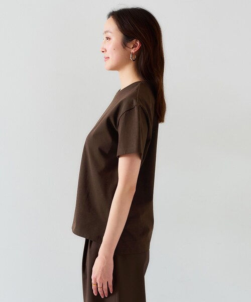 UNTITLED（アンタイトル）の「【ベーシック/インナーにも/手洗い可】クルーネックプルオーバー（Tシャツ/カットソー・レディース・ホワイト/ブラック/ブラウン系その他・00/02/04/44/48）」の9枚目の写真