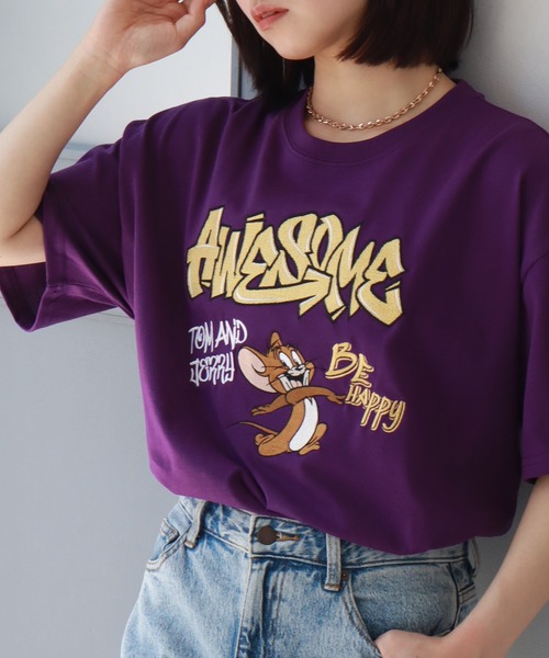 Tom&Jerry(トムアンドジェリー)の「【Tom & Jerry/トム & ジェリー】 アートワークデザイン 総刺繍 半袖クルーネックTシャツ(Tシャツ/カットソー・レディース・パープル/スミクロ/オフホワイト/杢グレー・M/L)」の4枚目の写真