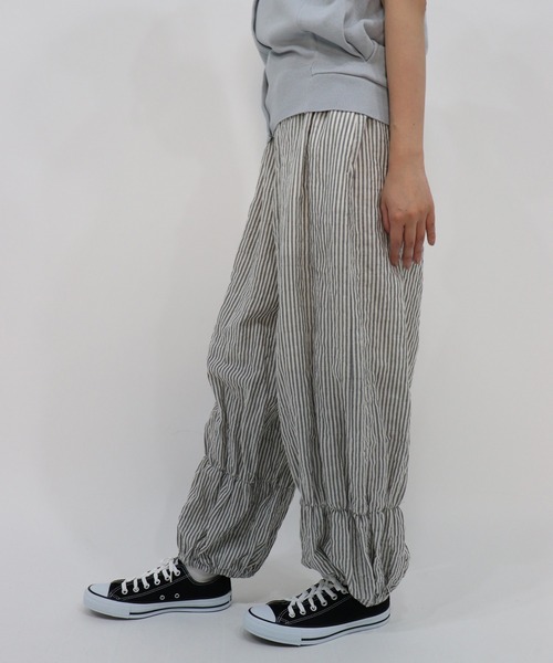 haupia（ハウピア）の「草原の風をまとうパンツ【パンツ】（その他パンツ・レディース・ブラック/ネイビー/ストライプ・MEDIUM）」の6枚目の写真