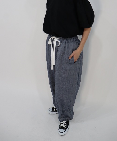 haupia（ハウピア）の「草原の風をまとうパンツ【パンツ】（その他パンツ・レディース・ブラック/ネイビー/ストライプ・MEDIUM）」の15枚目の写真