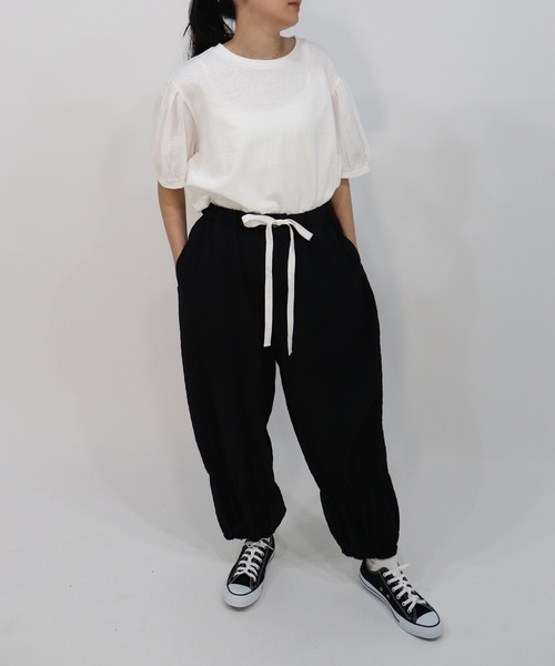 haupia（ハウピア）の「草原の風をまとうパンツ【パンツ】（その他パンツ・レディース・ブラック/ネイビー/ストライプ・MEDIUM）」の7枚目の写真