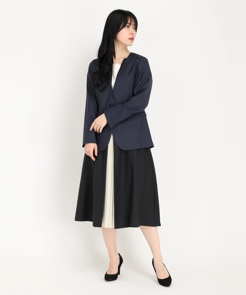 STRAWBERRY-FIELDS（ストロベリーフィールズ）の「ジュエルストレッチ　ノーカラージャケット（ノーカラージャケット・レディース・ブラック/ライトベージュ/ネイビー/グレー・2）」の15枚目の写真