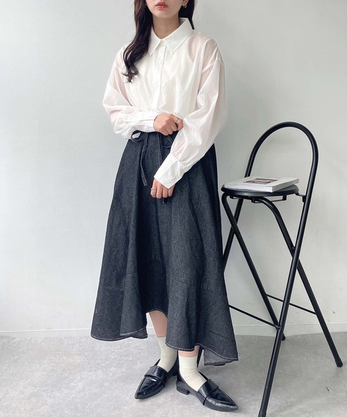 AS KNOW AS plus（アズノゥアズプラス）の「●サイドシャーリングリボン結び ビッグサイズシアーシャツ（シャツ/ブラウス・レディース・オフホワイト/ライトグリーン/スミクロ・FREE）」の7枚目の写真