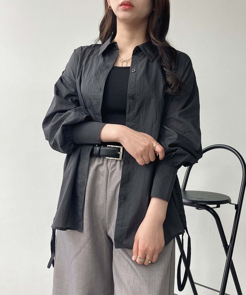 AS KNOW AS plus（アズノゥアズプラス）の「●サイドシャーリングリボン結び ビッグサイズシアーシャツ（シャツ/ブラウス・レディース・オフホワイト/ライトグリーン/スミクロ・FREE）」の8枚目の写真