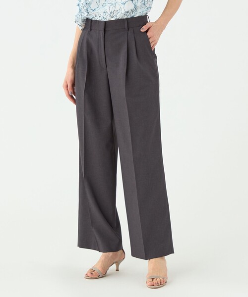 TOMORROWLAND collection(トゥモローランドコレクション)の「エクストラファインポリエステルトロピカル タックワイドパンツ(その他パンツ・レディース・チャコールグレー/ブラウン・32/34/36)」の4枚目の写真