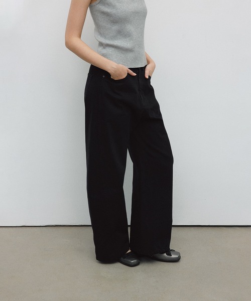 DECADE CLASSIC(ディケイド クラシック)の「DECADE CLASSIC コットン100% カーブシルエット デニムパンツ(デニムパンツ・レディース・ブラック/ライトベージュ/ブラウン・LARGE/MEDIUM/SMALL)」の2枚目の写真