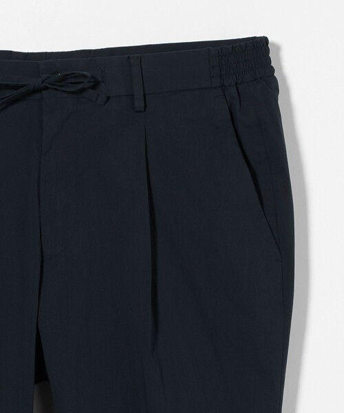 UNITED ARROWS(ユナイテッドアローズ)の「タイプライター スリムテーパード サイドシャーリング 1プリーツ パンツ -ストレッチ-(その他パンツ・メンズ・オリーブ/ベージュ/ネイビー・44/46/48/50/52)」の9枚目の写真