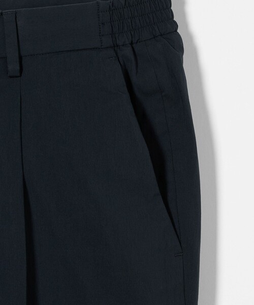 UNITED ARROWS(ユナイテッドアローズ)の「タイプライター スリムテーパード サイドシャーリング 1プリーツ パンツ -ストレッチ-(その他パンツ・メンズ・オリーブ/ベージュ/ネイビー・44/46/48/50/52)」の10枚目の写真