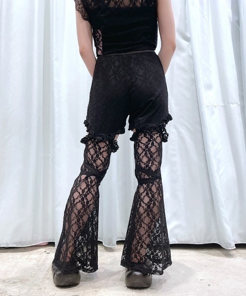 lilLilly（リルリリー）の「カットアウトレースフレアパンツ（その他パンツ・レディース・ブラック/パープル/ホワイト・FREE）」の4枚目の写真