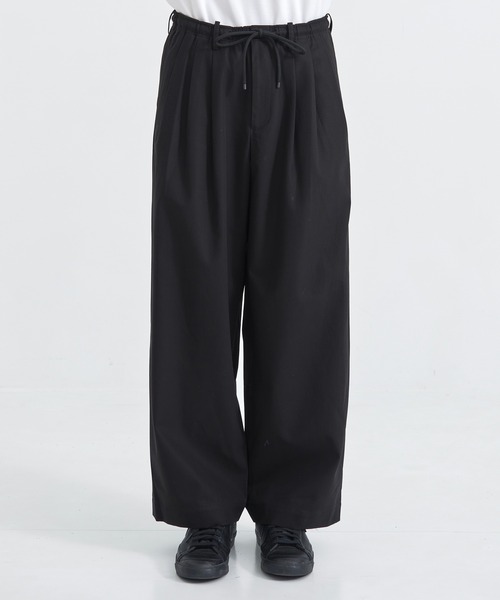 別注 TRIPLE PLEATED WIDE TROUSERS（スラックス）｜markaware