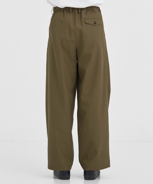 MARKAWARE PLEATED WIDE TROUSERS /beige メンズ