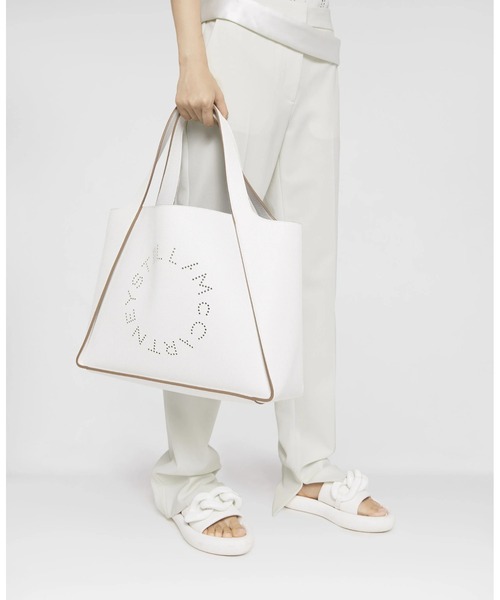 STELLA McCARTNEY(ステラマッカートニー)の「Stella Logo Grainy Alter Mat Tote Bag / ステラ ロゴ グレイン オルターマット トートバッグ(トートバッグ・レディース・ホワイト・ONE SIZE)」の5枚目の写真