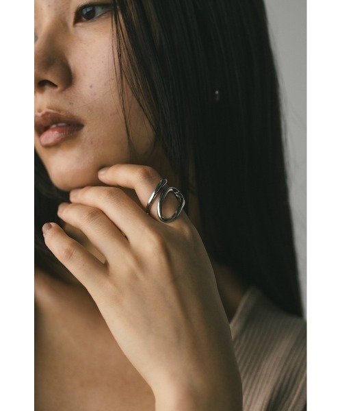 STYLEMIXER（スタイルミキサー）の「アートラインリング（リング・レディース・ゴールド/シルバー・FREE）」の2枚目の写真