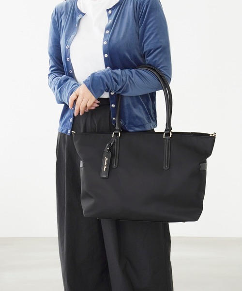 Jewelna Rose（ジュエルナローズ）の「グレタ ナイロントートバッグ A4 16251（トートバッグ・レディース・ブラック/ライトピンク/ダークグレー・FREE）」の2枚目の写真