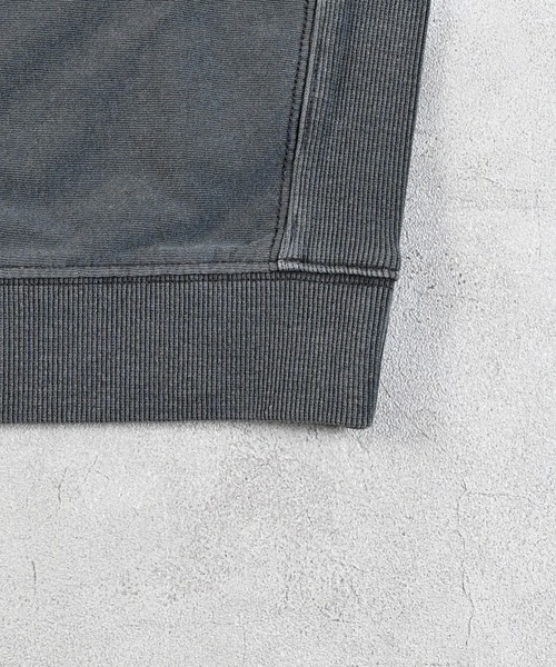 Disney(ディズニー)の「【Disney】ピグメントロックミッキースウェットT(スウェット・キッズ・ブラック系3/ブラック系1/ブラック系2・120/110/100/90/130/80)」の14枚目の写真