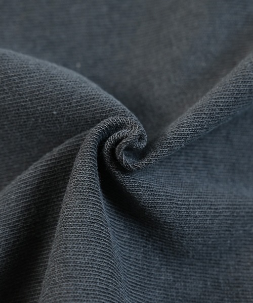 Disney(ディズニー)の「【Disney】ピグメントロックミッキースウェットT(スウェット・キッズ・ブラック系3/ブラック系1/ブラック系2・120/110/100/90/130/80)」の16枚目の写真