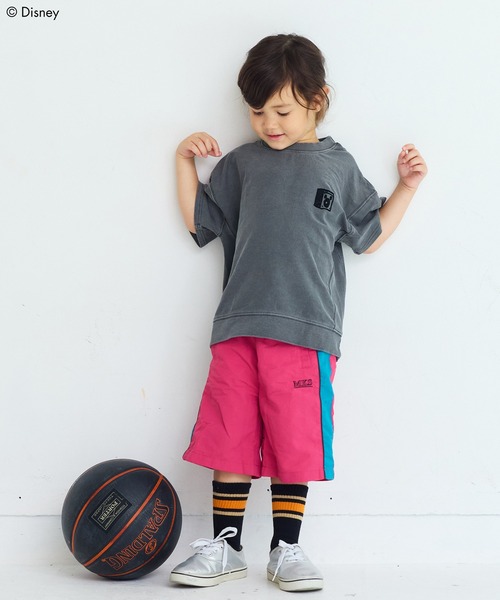 Disney(ディズニー)の「【Disney】ピグメントロックミッキースウェットT(スウェット・キッズ・ブラック系3/ブラック系1/ブラック系2・120/110/100/90/130/80)」の18枚目の写真
