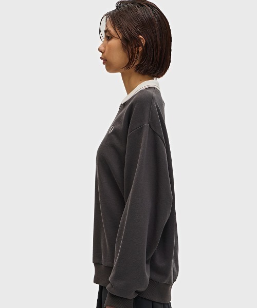 FRED PERRY(フレッドペリー)の「Zip Neck Collar Sweatshirt/ジップネックスウェットシャツ(スウェット・レディース・グレイッシュベージュ/チャコールグレー・10)」の6枚目の写真