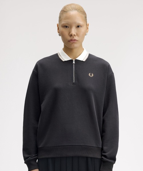 FRED PERRY(フレッドペリー)の「Zip Neck Collar Sweatshirt/ジップネックスウェットシャツ(スウェット・レディース・グレイッシュベージュ/チャコールグレー・10)」の11枚目の写真