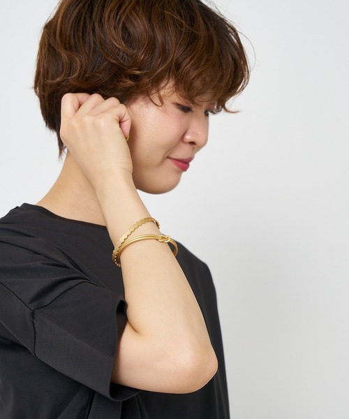 collex（コレックス）の「【Ljud/ユード】ハートブラスバングル（バングル/リストバンド・レディース・ゴールド/シルバー・フリー）」の6枚目の写真
