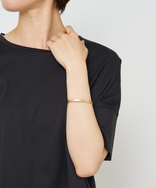 collex（コレックス）の「【Ljud/ユード】ハートブラスバングル（バングル/リストバンド・レディース・ゴールド/シルバー・フリー）」の8枚目の写真